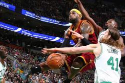 开云下载-詹姆斯的逆转让粉丝激烈