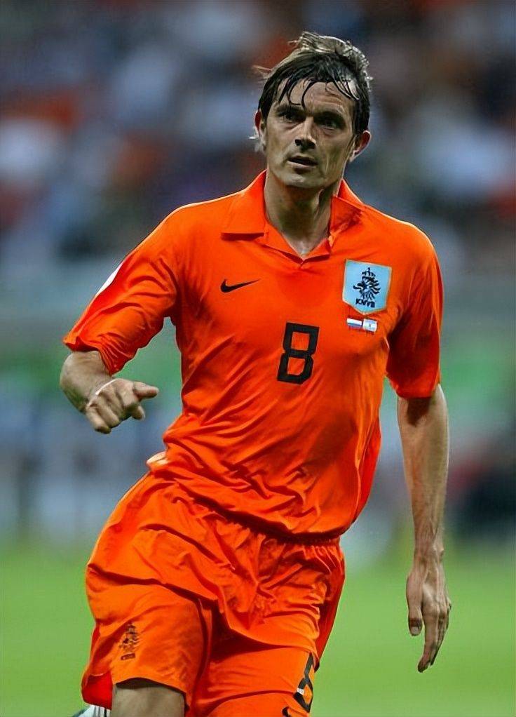 荷兰队展现实力,轻松取胜对手 荷兰队展现实力,轻松取胜对手