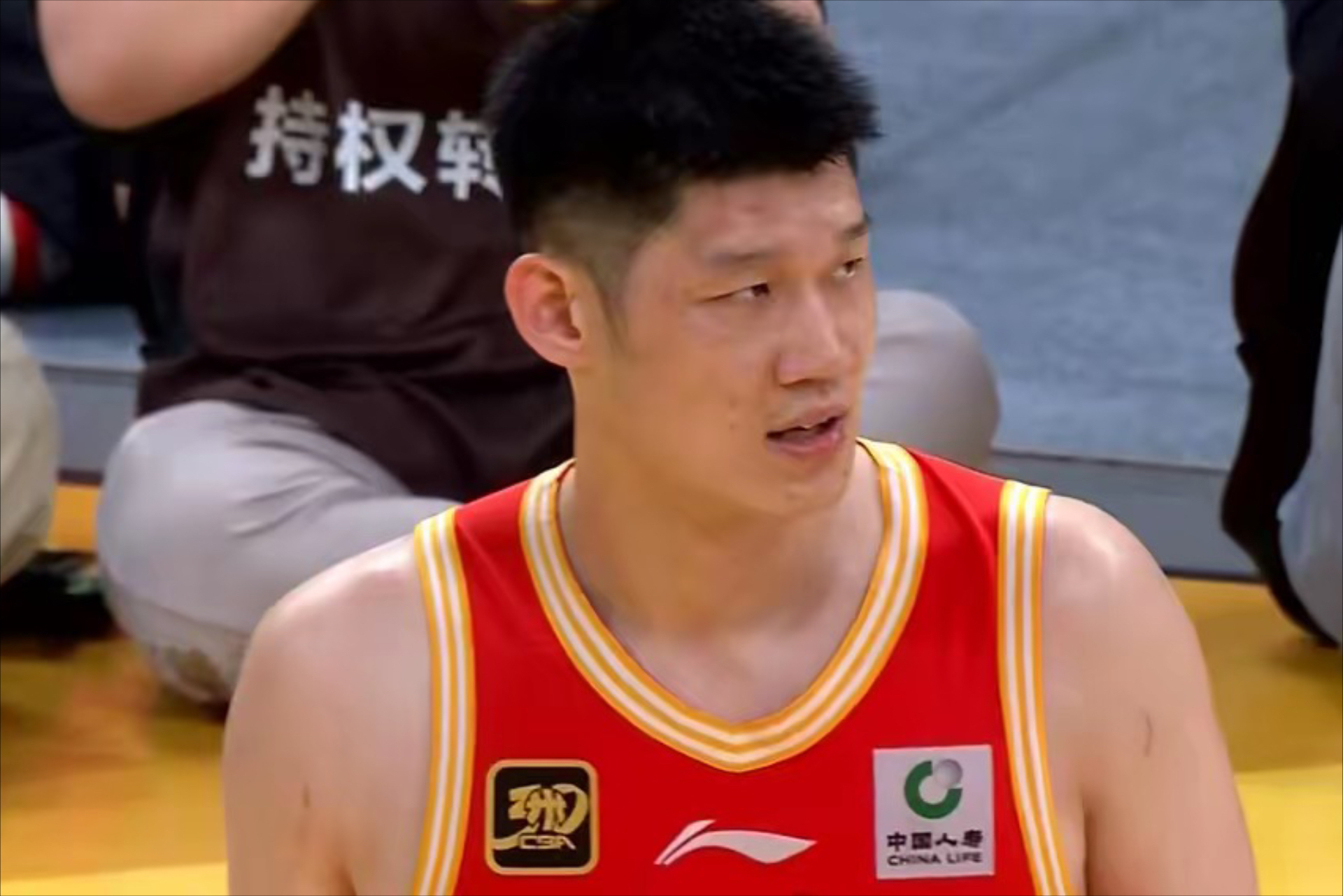 天津队力克热火,孙铭徽关键制胜 天津队力克热火,孙铭徽关键制胜